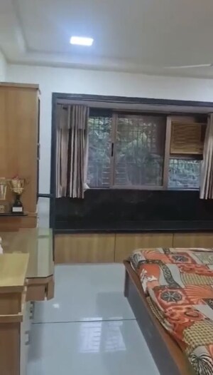 Bedroom in 3.5 BHK Apartment at Mulund West – for Rent