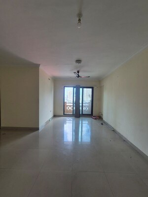 Room in 2.5 BHK Apartment at Kanakia Samarpan, Borivali East – for Rent