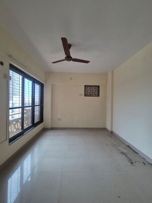 Room in 2.5 BHK Apartment at Kanakia Samarpan, Borivali East – for Rent