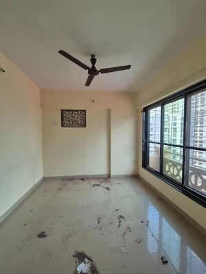 Room in 2.5 BHK Apartment at Kanakia Samarpan, Borivali East – for Rent