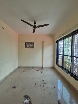 Room in 2.5 BHK Apartment at Kanakia Samarpan, Borivali East – for Rent