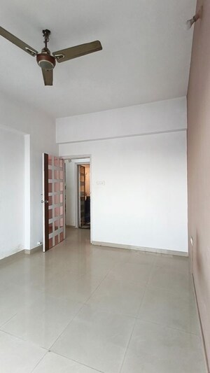 Room in 3 BHK Apartment at Nirmal Lifestyle Turquoise, Mulund West – for Rent