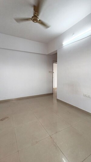 Room in 3 BHK Apartment at Nirmal Lifestyle Turquoise, Mulund West – for Rent