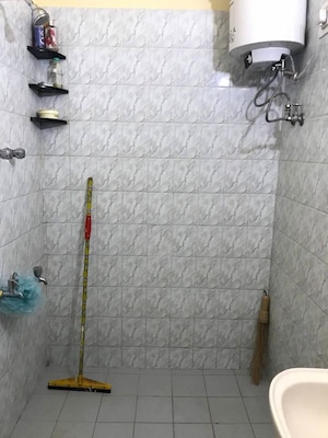 Bathroom in 2 BHK Apartment at Sindhi Colony Ulsoor, Halasuru – for Rent