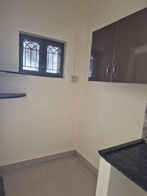  1 BHK Independent House at Lb Shastri Nagar – for Rent