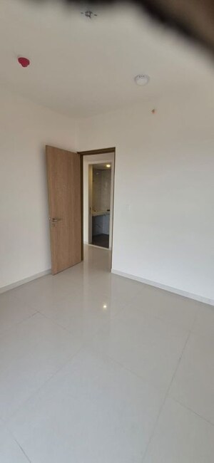 Room in 2.5 BHK Apartment at Lodha Casa Supremo, Mira Road East – for Rent