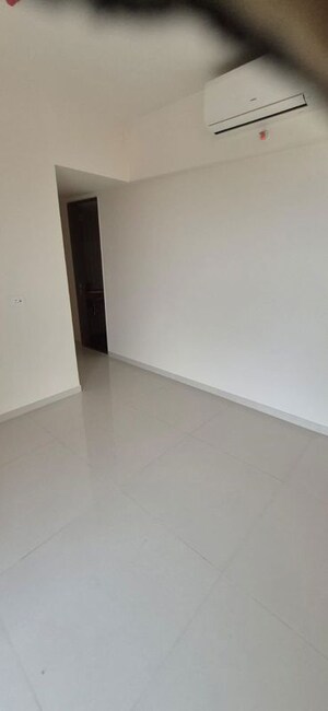 Room in 2.5 BHK Apartment at Lodha Casa Supremo, Mira Road East – for Rent