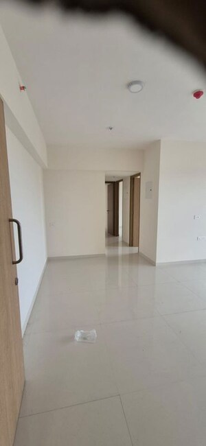 Room in 2.5 BHK Apartment at Lodha Casa Supremo, Mira Road East – for Rent