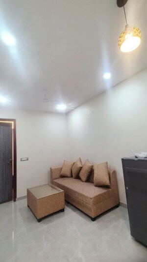 Living Room in 1 BHK Builder Floor at Sector 38 – for Rent