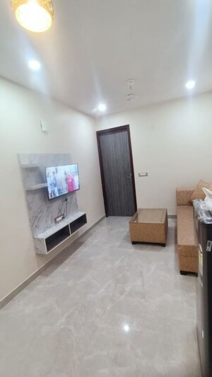 Living Room in 1 BHK Builder Floor at Sector 38 – for Rent