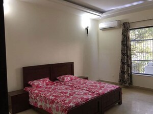 Bedroom in 2 BHK Independent House at Sector 10a – for Rent