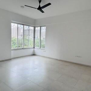 Room in 4 BHK Apartment at Estado Presidential Phase II, Ravet – for Sale