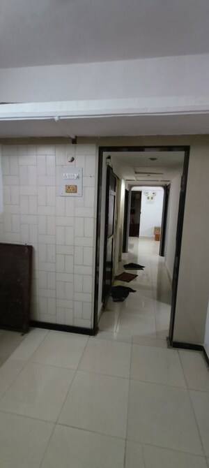 Room in 2 BHK Apartment at Borivali West – for Rent