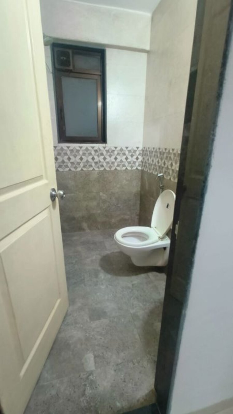 Bathroom, pruthvi-tulsi-niwas 3 Bedroom 1034 Sq.Ft. Apartment In Santacruz East Mumbai 10696223