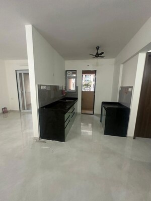 Room in 2 BHK Apartment at Dream Metropark County, Balewadi – for Rent