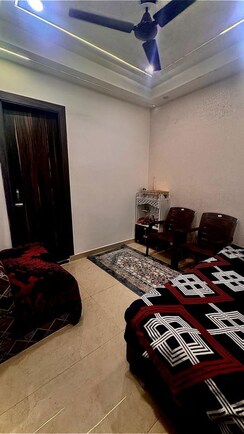 2 BHK +Builder Floor For Rent in Dwarka Mor
