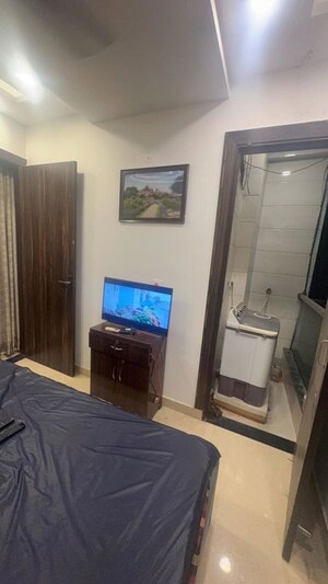 Room in 2 BHK Builder Floor at Dwarka Mor – for Rent