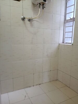 Bathroom in 1 BHK Apartment at Vasant Kunj – for Rent