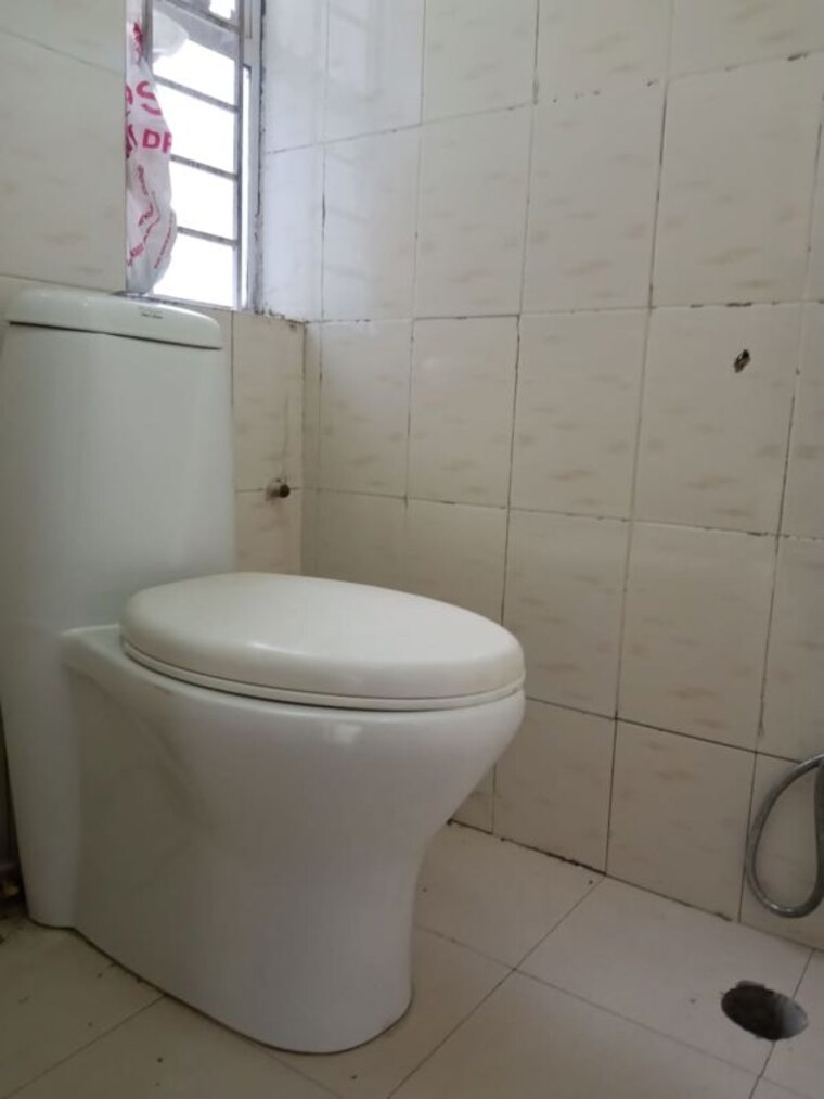 Bathroom, vasant kunj 1 Bedroom 650 Sq.Ft. Apartment In Vasant Kunj Delhi 10696287