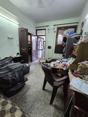 Room in 1.5 BHK Apartment at Mayur Vihar – for Rent
