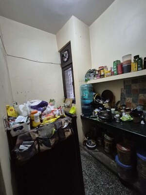 Kitchen in 1.5 BHK Apartment at Mayur Vihar – for Rent
