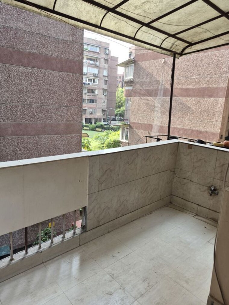 Balcony, mayur vihar 3.5 Bedroom 1250 Sq.Ft. Apartment In Mayur Vihar Delhi 10696325