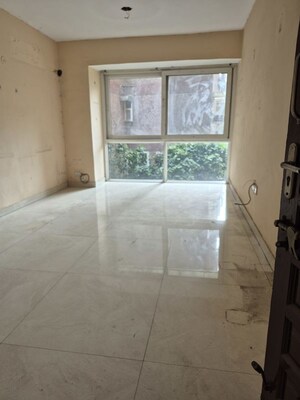 Bathroom in 3.5 BHK Apartment at Mayur Vihar – for Sale