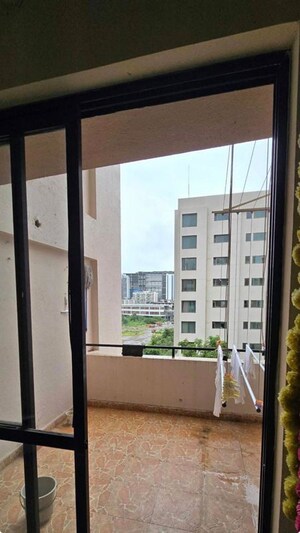 Room in 2 BHK Apartment at Mont Vert Corsica, Balewadi – for Rent