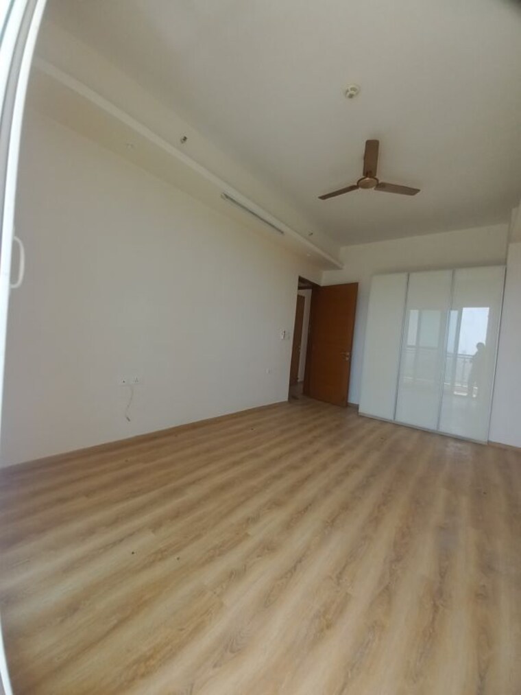 Room, mahagun-mezzaria 3 Bedroom 2500 Sq.Ft. Apartment In Sector 78 Noida 10696349