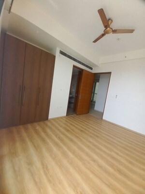 Room in 3 BHK Apartment at Mahagun Mezzaria, Sector 78 – for Sale