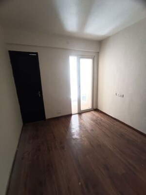 Room in 3 BHK Builder Floor at Signature Global Park 4 and 5, Sohna Sector 36 – for Rent