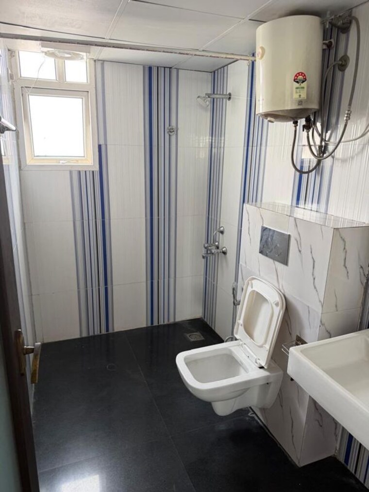 Bathroom, jain-avalon 3 Bedroom 1975 Sq.Ft. Apartment In Koramangala Bangalore 10696355