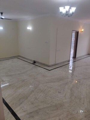Room in 3 BHK Apartment at Crescent Canterbury, Richmond Town – for Rent
