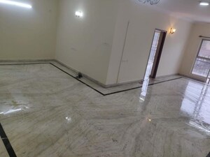 Room in 3 BHK Apartment at Crescent Canterbury, Richmond Town – for Rent