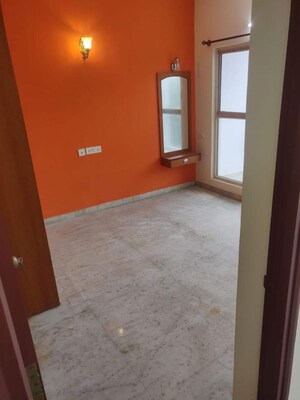 Room in 3 BHK Apartment at Crescent Canterbury, Richmond Town – for Rent