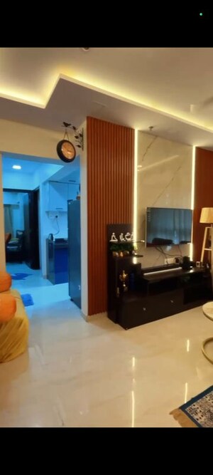 Room in 2 BHK Apartment at Kandivali East – for Sale