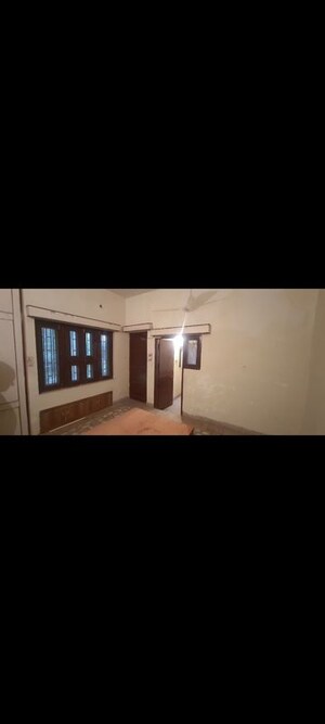 Room in 2 BHK Independent House at Sector 8 – for Rent