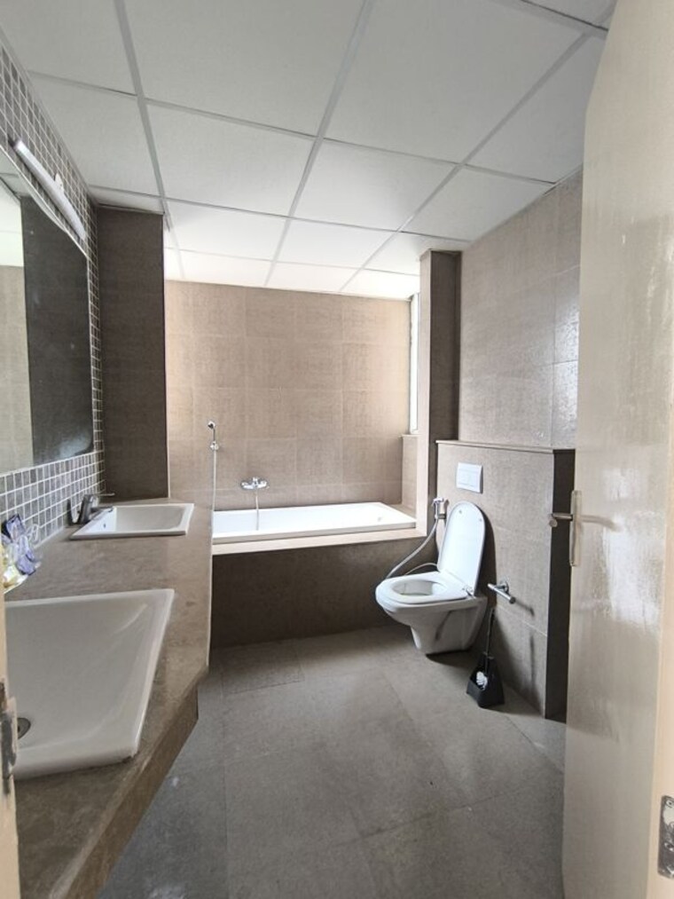 Bathroom, conscient-heritage-max 4 Bedroom 2775 Sq.Ft. Apartment In Sector 102 Gurgaon 10696436