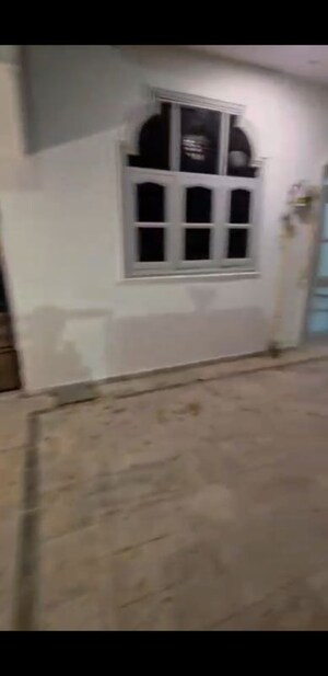 Room in 3.5 BHK Independent House at Sector 28 – for Rent