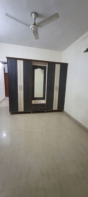 Room in 2 BHK Independent House at Sector 8 – for Rent