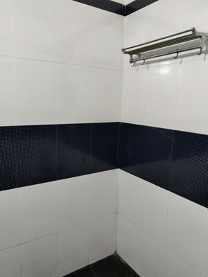 Kitchen in 4 BHK Apartment at Omaxe Royal Residency, Sector 44 – for Rent
