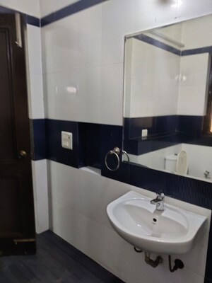 Kitchen in 4 BHK Apartment at Omaxe Royal Residency, Sector 44 – for Rent