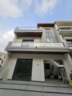 1 BHK +Builder Floor For Rent in Aerocity