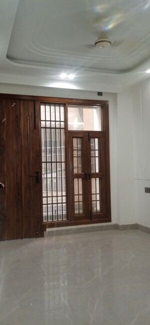 Room in 3 BHK Builder Floor at Mahavir Enclave 1 – for Sale