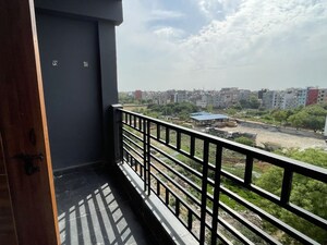 Balcony in 1 BHK Apartment at Sainik Farm – for Rent