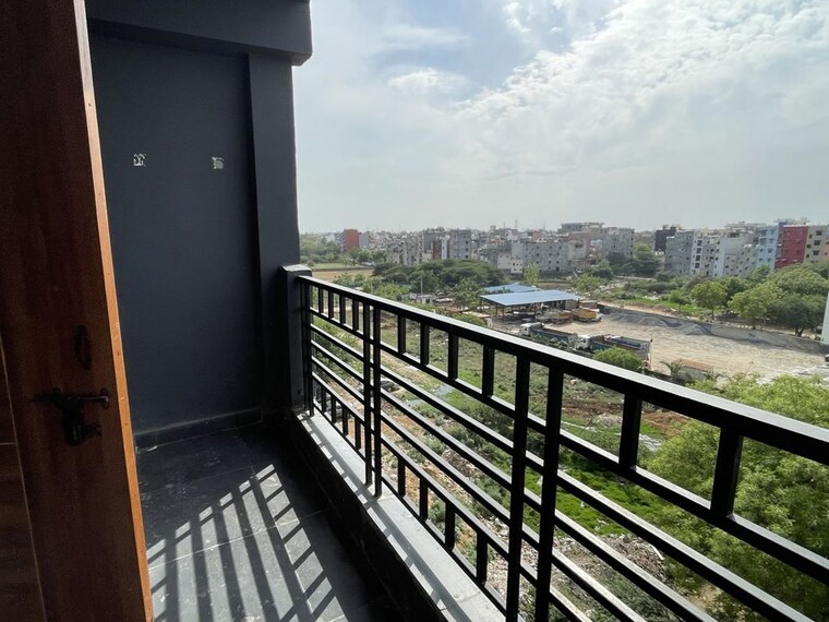Balcony, sainik farm 1 Bedroom 440 Sq.Ft. Apartment In Sainik Farm Delhi 10696598