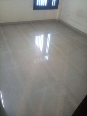 Room in 4 BHK Builder Floor at Vasundhara – for Rent