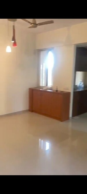 Room in 2.5 BHK Apartment at Kalpataru Srishti, Mira Road – for Sale