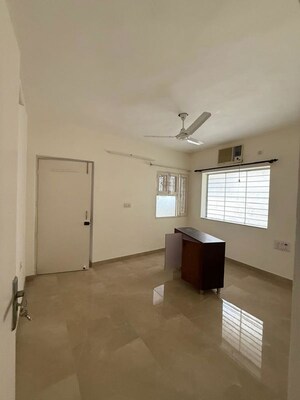 Room in 3 BHK Apartment at Godrej South Estate Okhla, Okhla – for Rent
