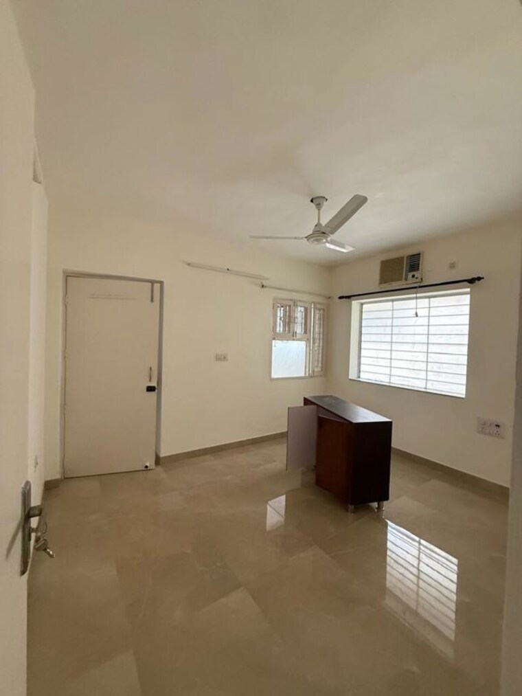 Room, godrej-south-estate-okhla 3 Bedroom 1650 Sq.Ft. Apartment In Okhla Delhi 10696649